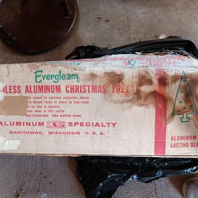 Vintage Aluminum 6 foot Evergleam Christmas tree with Color wheel