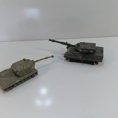 Military toys ERTL 12U-745 US Army Tank and Bandai, Japan 1983 German Toy Tank