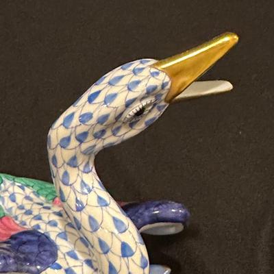 Pair of Herend Hand Painted Porcelain Swans (SR-KL)