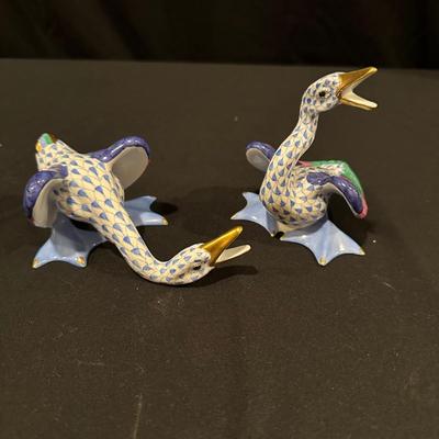 Pair of Herend Hand Painted Porcelain Swans (SR-KL)