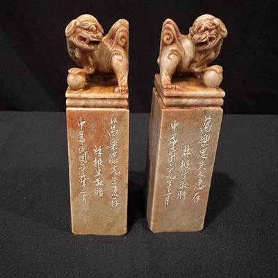 Pair of Soapstone Foo Dogs & Ornate Decorative  Hand Fan (SR-KL)