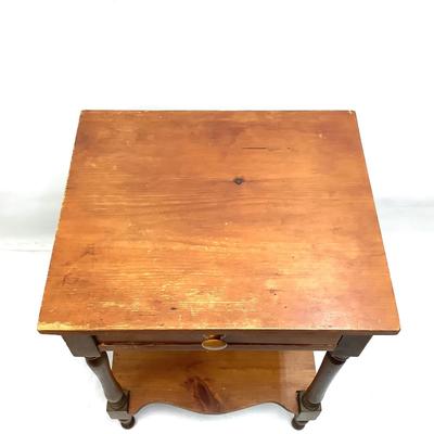 1017 Vintage Pine Side/End Table