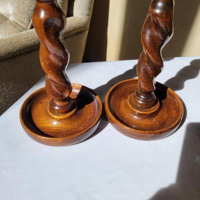 Ornate Mantel Clock and Candlesticks (K-DW)