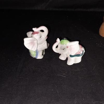 VINTAGE SALT AND PEPPER SHAKER COLLECTION