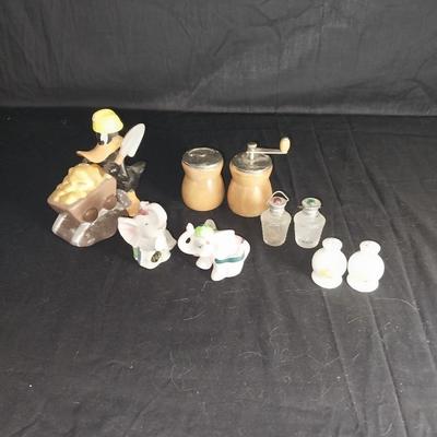 VINTAGE SALT AND PEPPER SHAKER COLLECTION