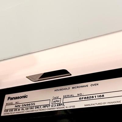 PANASONIC ~ 2.2 Cu. Ft. Inverter Counter Top Microwave