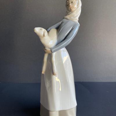 ðŸ‘ Vintage Retired Lladro Porcelain Figurine Young Girl With Lamb