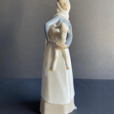 ðŸ‘ Vintage Retired Lladro Porcelain Figurine Young Girl With Lamb