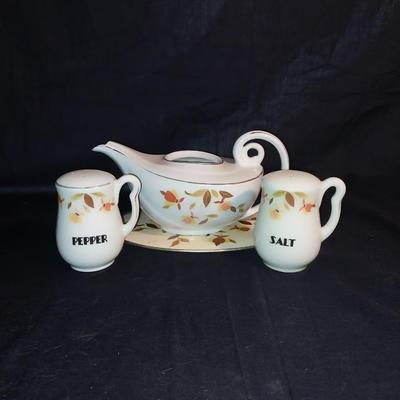 ANTIQUE HALL CHINA BY JEWEL "AUTUMN LEAF" GRAVEY BOAT - SALT & PEPPER - HOT PAD
