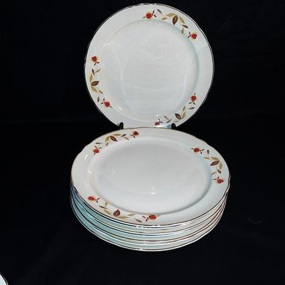 ANTIQUE JEWEL HALL CHINA "AUTUMN LEAF" DESSERT AND DINNER PLATES