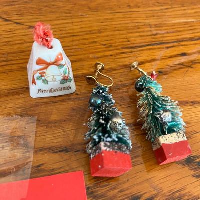 Christmas tree earrings