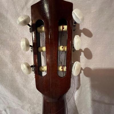 Rosetti Schaller Scholar Acoustic Guitar and Paul Simon Music  Book (BS-MK)