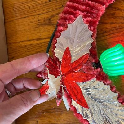 Bubble light wreath in box