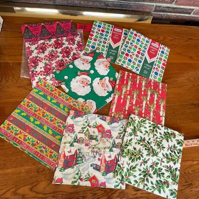 Lot of vintage wrapping paper