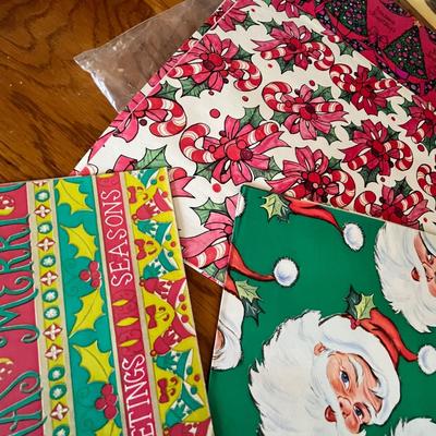 Lot of vintage wrapping paper