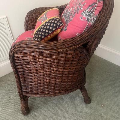 Wicker Armchair with Cushions (UH-KW)
