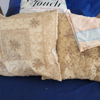 Throw Pillow Cases & Filling Pads