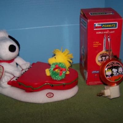 LOT 42 GREAT COLLECTIBLE CHRISTMAS & HALLOWEEN SNOOPY PEANUTS