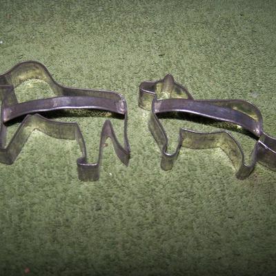 LOT 59  THESE ARE FABULOUS OLD METAL COOKIE CUTTERS