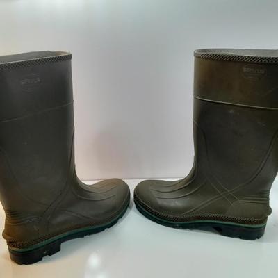Rubber irrigation boots Size 13 Servus by Honeywell Made in the USA