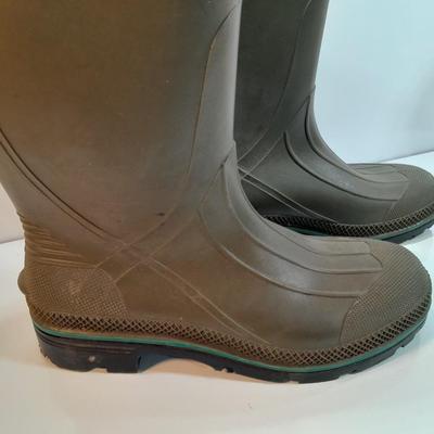 Rubber irrigation boots Size 13 Servus by Honeywell Made in the USA