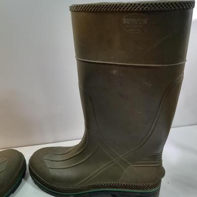 Rubber irrigation boots Size 13 Servus by Honeywell Made in the USA