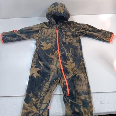 Brand new Camouflage Columbia 12-18 Month fleece winter suit
