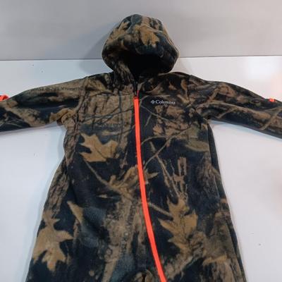 Brand new Camouflage Columbia 12-18 Month fleece winter suit