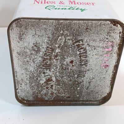 Nice 1950s Niles & Moser Cigar Tin, Tobacco Tin with Lid, Tobacciana