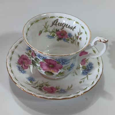 Royal Albert bone China AUGUST Poppy 1970 teacup and saucer with vintage Milk glass Flower dish