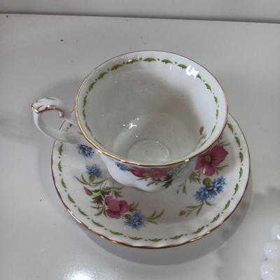 Royal Albert bone China AUGUST Poppy 1970 teacup and saucer with vintage Milk glass Flower dish