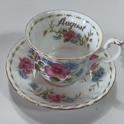 Royal Albert bone China AUGUST Poppy 1970 teacup and saucer with vintage Milk glass Flower dish