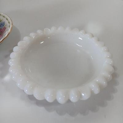 Royal Albert bone China AUGUST Poppy 1970 teacup and saucer with vintage Milk glass Flower dish