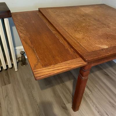 Vintage Expandable Oak Table
