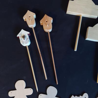 Wood Cutouts and Craft Supplies (LR-BBL)