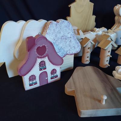 Wood Cutouts and Craft Supplies (LR-BBL)