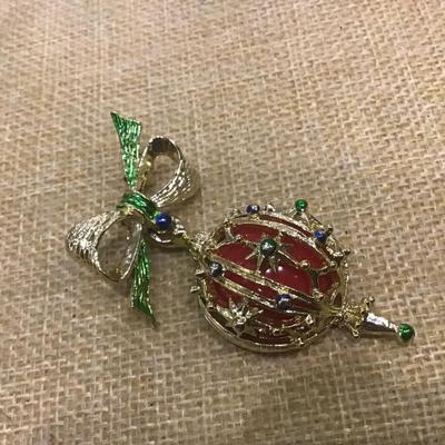 VtG Gold Tone Enamel Hanging Christmas Ball Ornament Brooch Pin  Gerrys