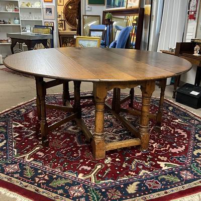 1037 Vintage English Oak Gate Leg Round Table Drop Leaf