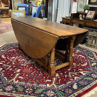 1037 Vintage English Oak Gate Leg Round Table Drop Leaf