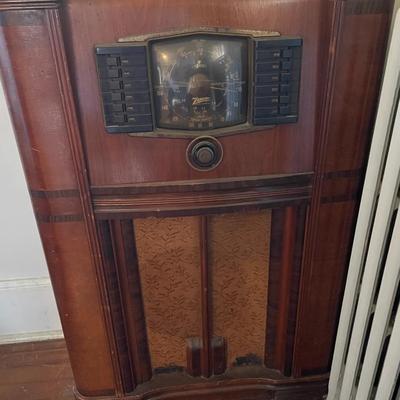Vintage Zenith Cabinet Radio