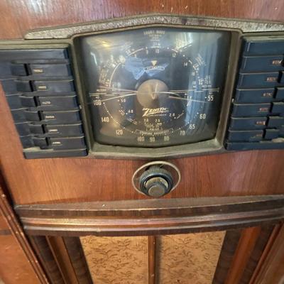 Vintage Zenith Cabinet Radio
