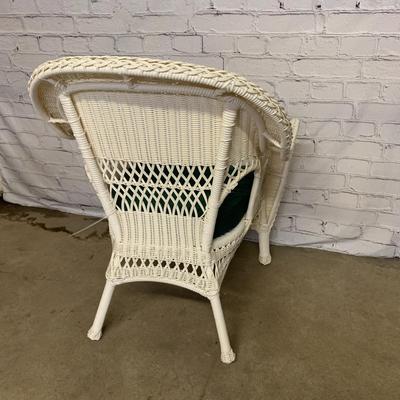 White Wicker Furniture Set