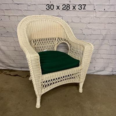 White Wicker Furniture Set