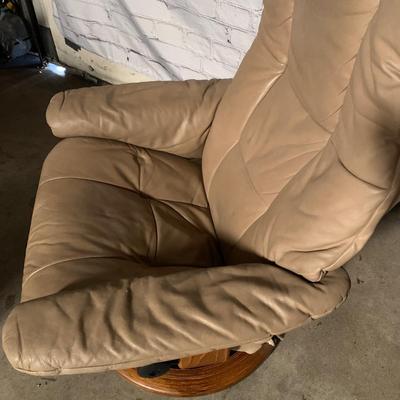 "Stressless" Lounge Chair with Ottoman