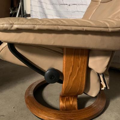 "Stressless" Lounge Chair with Ottoman