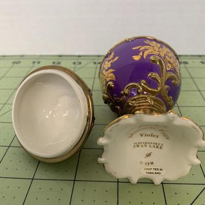 Musical Egg - Violet - House of Faberge plays Tchaikovskyâ€™s Swan Lake