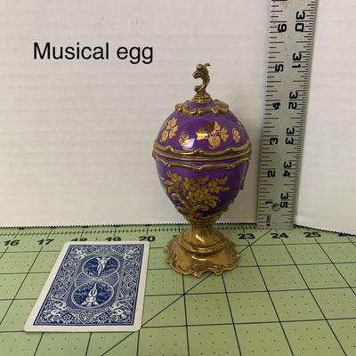 Musical Egg - Violet - House of Faberge plays Tchaikovskyâ€™s Swan Lake