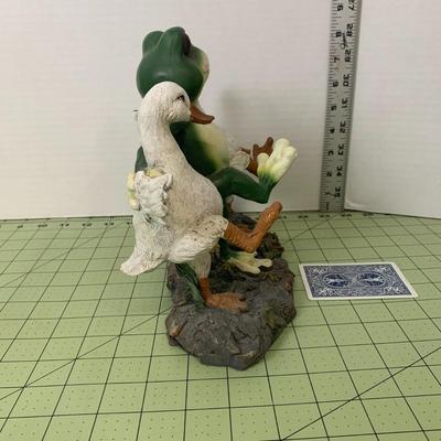 Resin Dancing Frog with Ducks