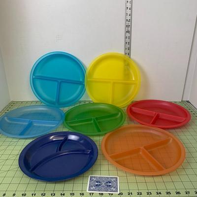 Divided Plastic Plates