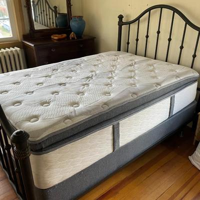 Newer Iron Bed Full Size